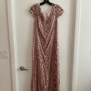 Brand new *without tags* Tadashi Shoji blush cap sleeve sequin gown SZ 16